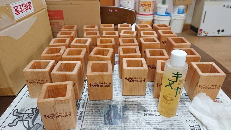 木に焼印